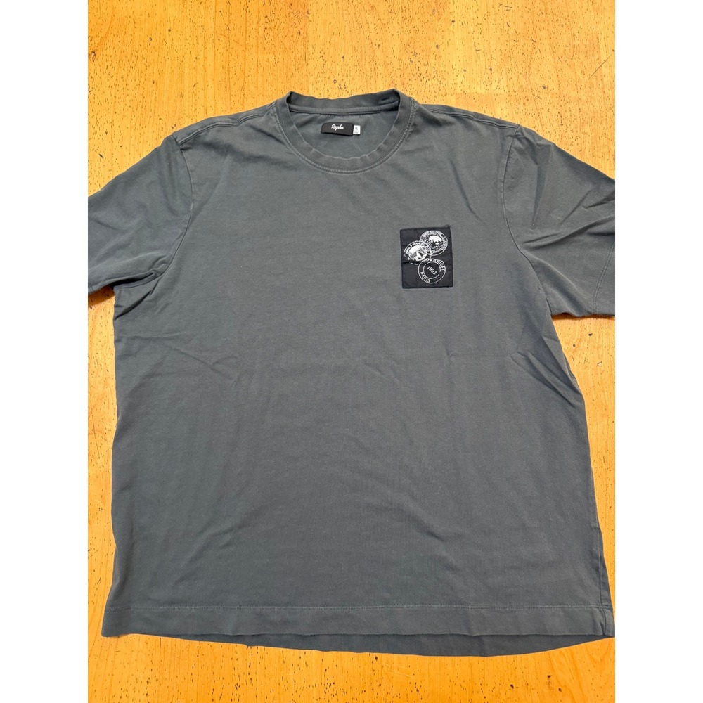 Rapha T-Shirt XL Mens GreenArrivee Paris 1903 Graphic Patch Crew Neck Cotton Tee
